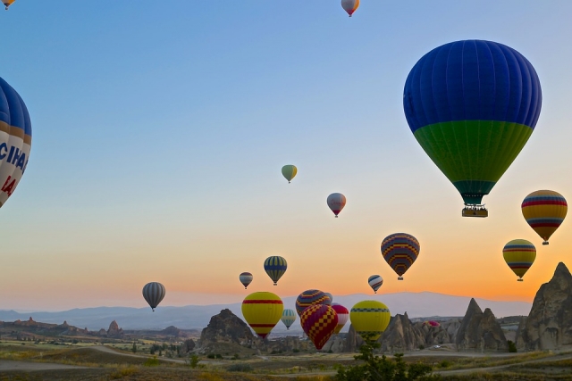  Vola in mongolfiera con noi 